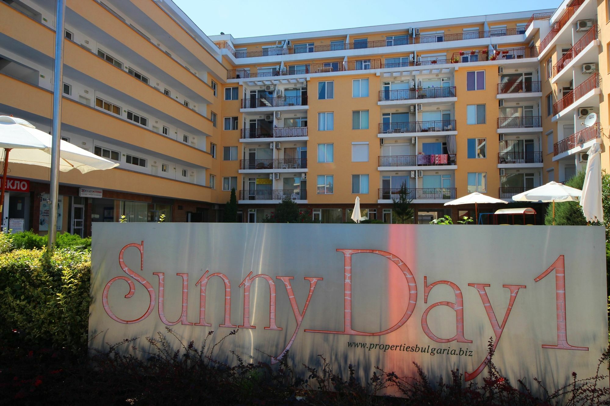 Sunny Day 1 - Menada Apartments Sunny Beach Eksteriør billede